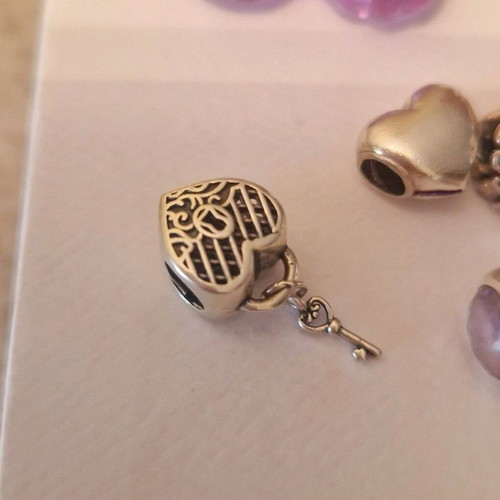 Pandora heart lock like new