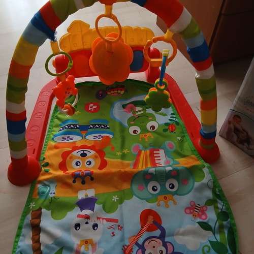 Baby play gym like new