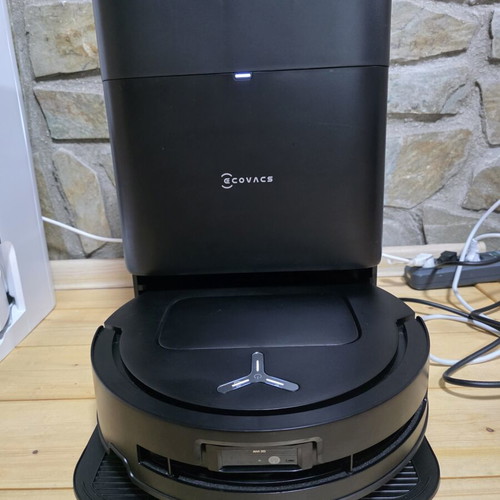Deebot T80 Omni Ecovacs robot vacuum like new