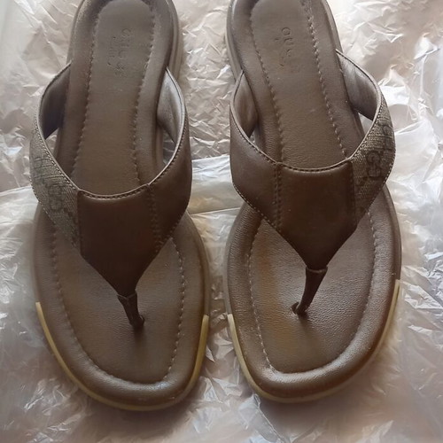 Gucci leather sandals like new, size 40, brown, wide fit