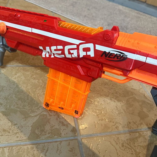 Nerf gun like new for long-range and precise shots