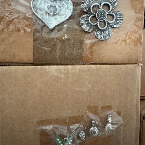 Metal elements like new, over 20000 pieces