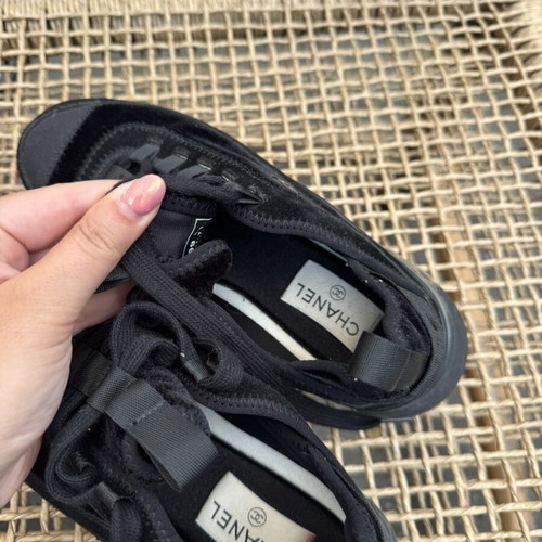 Women’s sneakers size 38, very good condition, black