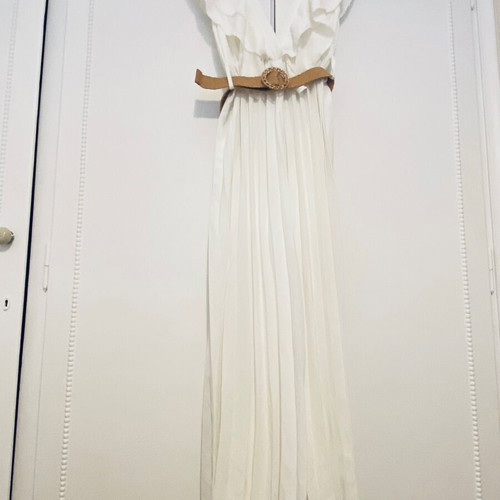 Guess white jumpsuit new, size M