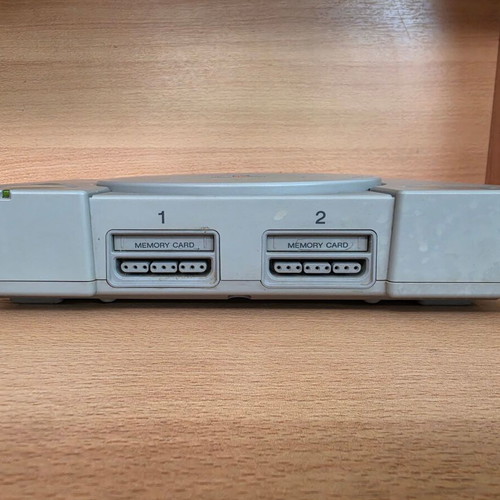 Sony PlayStation 1 SCPH-9002 PAL κονσόλα μεταχειρισμένη, το laser χρειάζεται επισκευή