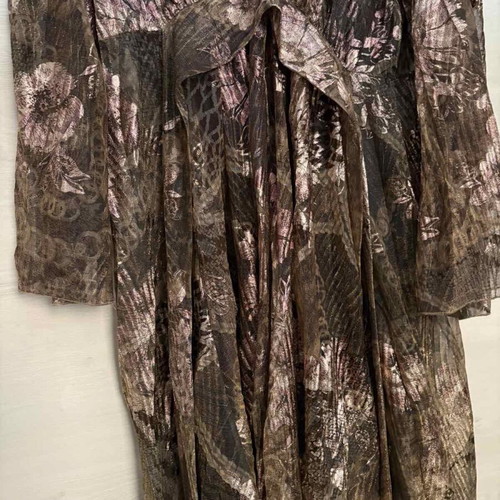 Nido fw25 shiny kimono with sewn belt and neckline like new