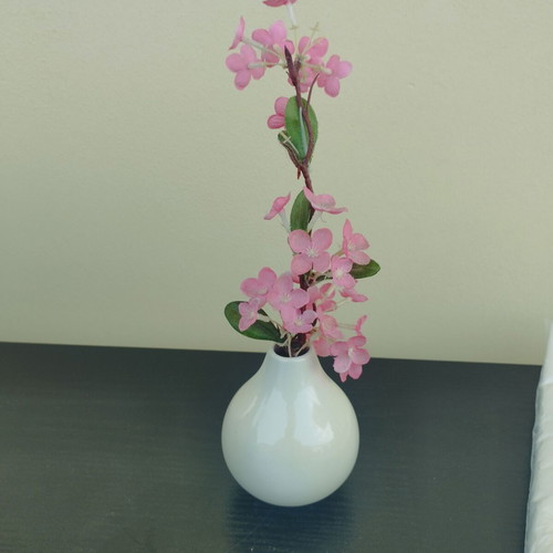 Decorative porcelain vase like new, 9 cm height