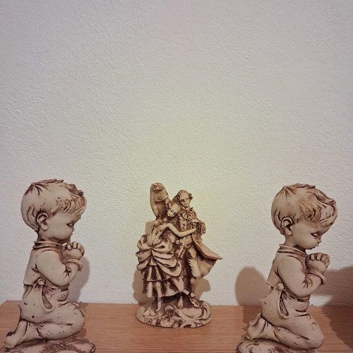 Vintage resin figurines set of 3 from the 70s, 12cm