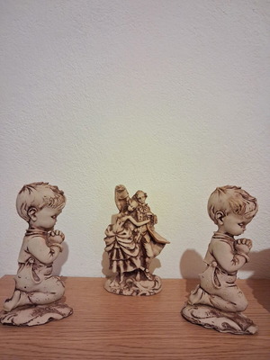 Vintage resin figurines set of 3 from the 70s, 12cm