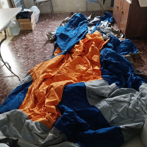 Camping tent used for 4 people in good condition
