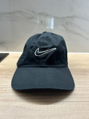 Καπέλο Nike σαν καινούργιο, μαύρο