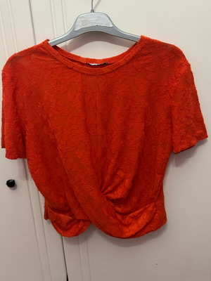 Zara crop top orange like new, size L