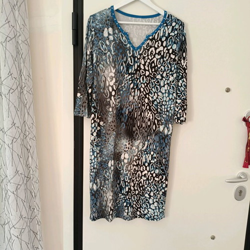 Paola women's dress like new with blue and black animal print