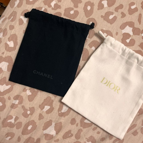 Dusty bags Dior and Chanel ideal for jewels, new