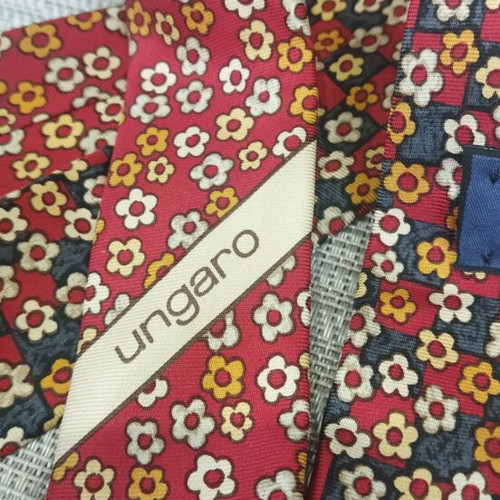 Emanuel Ungaro floral tie like new, multicolored