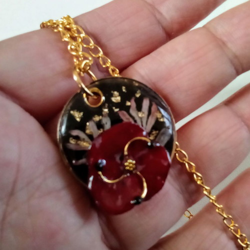 Handmade Red Flower Necklace new with resin and dried flowers