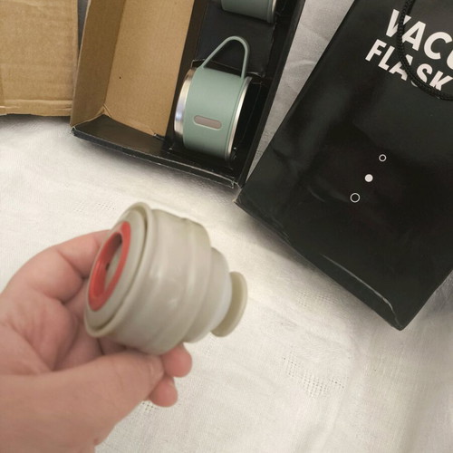 Vacuum Bottle Set 500ml with 3 Mint Cups, New