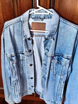 Levis jacket men's used, blue, size L with minor sleeve wear