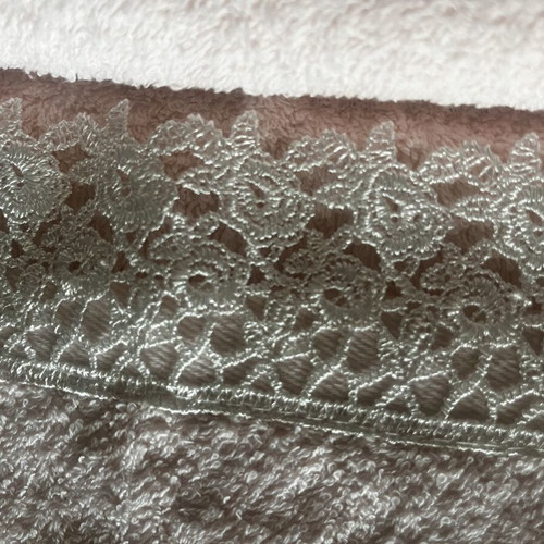 Towel set new, pink with lace and embroidery