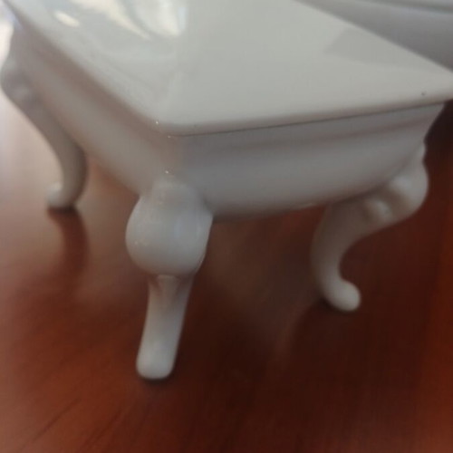 Porcelain decoration like new