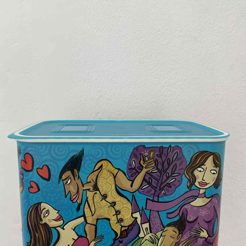 Tupperware collectible canister 4.6lt like new