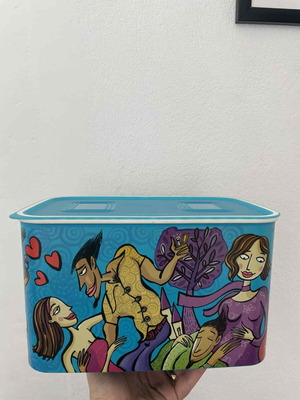 Tupperware collectible canister 4.6lt like new