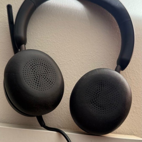 Jabra Evolve2 40 wired headphones like new, USB