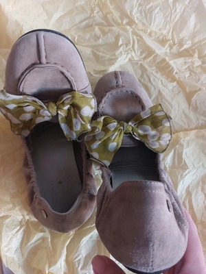 Burberry suede ballet flats used, beige, travel size 39