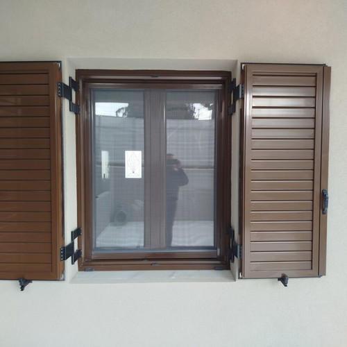 Aluminum windows like new with double glazing and screens, set of 2
