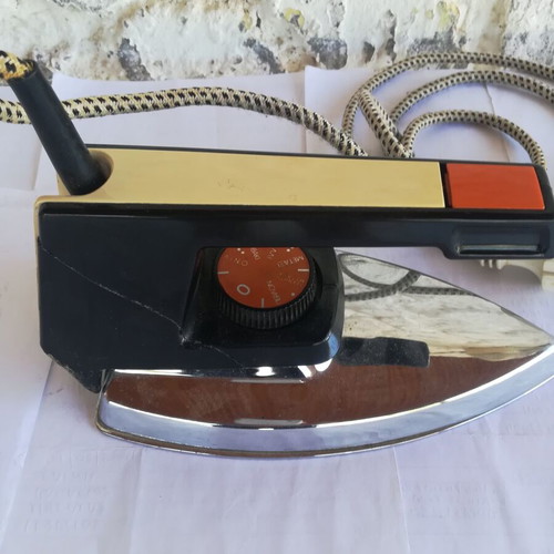 AEG vintage electric iron with fabric cord
