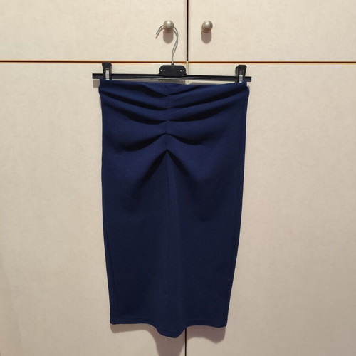 Blue pencil skirt like new, size S-M