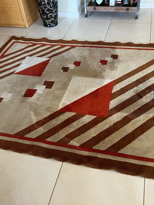Living room rug used 1.90 x 1.50 m with geometric design