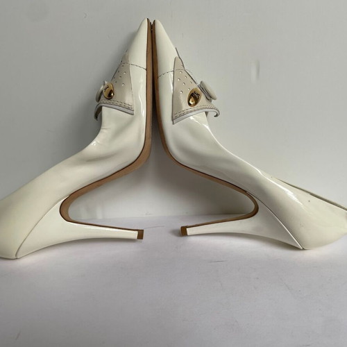 Louis Vuitton leather heels size 40 used, beige