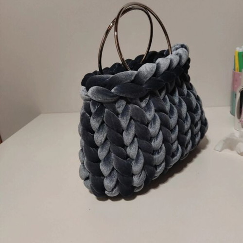 Handbag handmade with velvet marshmallow yarn gray silver new