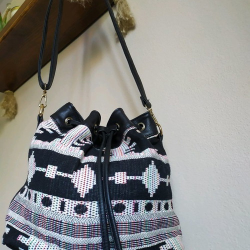 Pouch bag used, shoulder with beautiful details