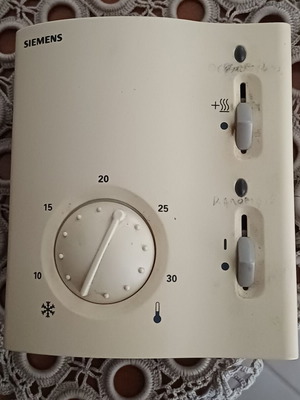 Siemens RAA30.26/GR thermostat used