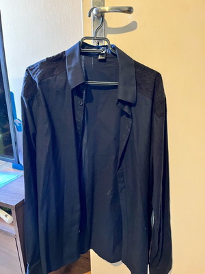 H&M men's shirt large black like new with BOXNOW