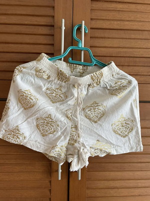Summer Chic Shorts like new with gold details, size XS