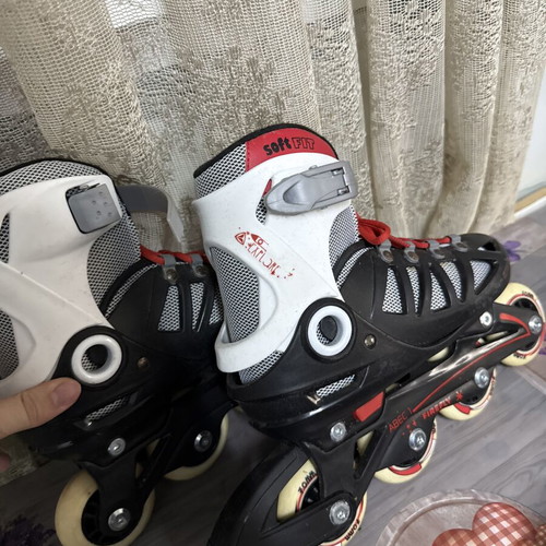 Inline Roller Skates Soft Fit like new, sizes 33-36