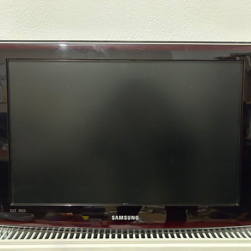 Samsung 29" inch TV used, remote not working, no stand