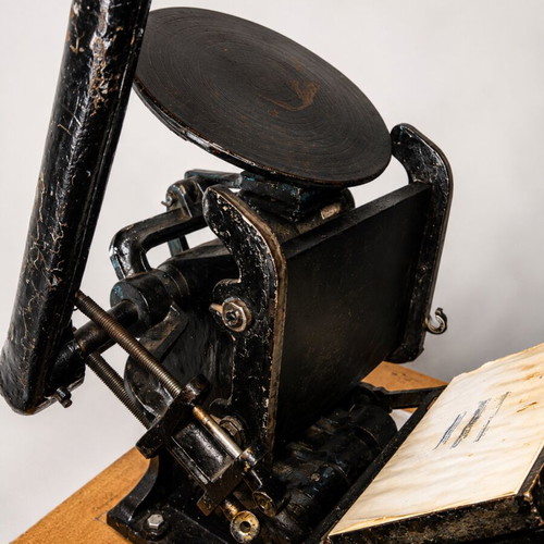 Vintage CRONOS cast iron letterpress