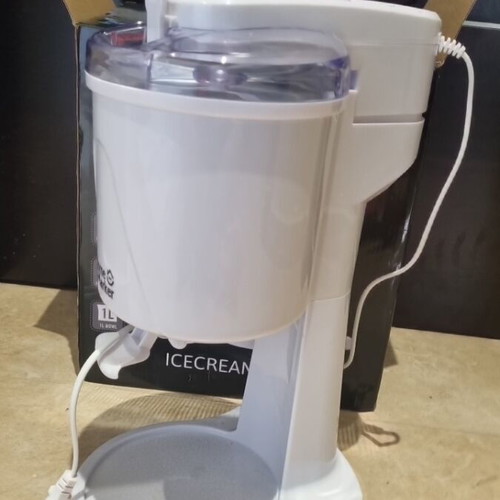 Ice Cream Maker like new