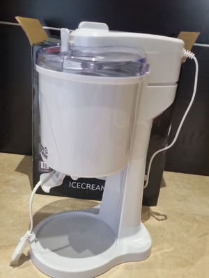 Ice Cream Maker like new