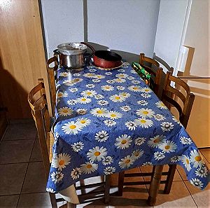 τραπεζαρία κουζίνας με 4 καρέκλες