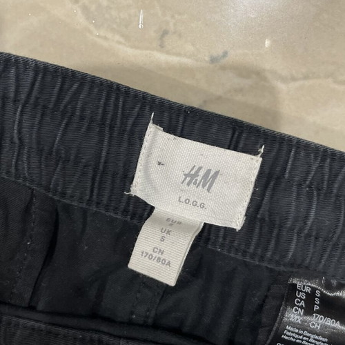 H&M black cargo pants used, size S/M