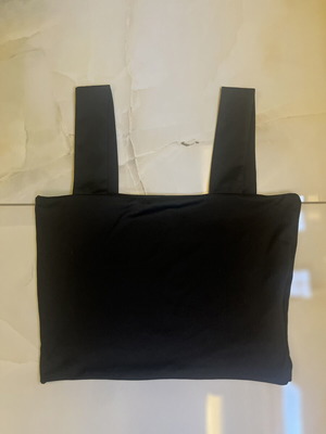 Black crop top minimal line, wide straps, square neckline, like new, size S