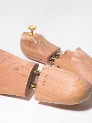 Cedar shoe trees size 40/41