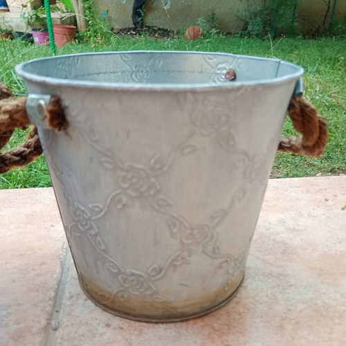 Metal planters used, pack of 2