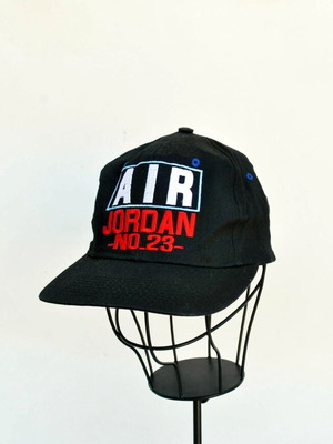 Винтидж шапка Air Jordan с бродирано лого черна като нова