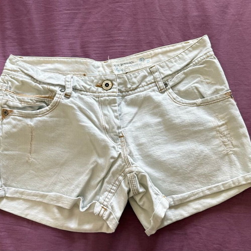 Pink Woman denim shorts like new, size M, white